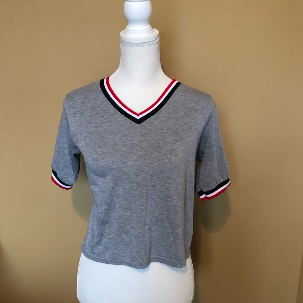 Boohoo grey striped crop tee